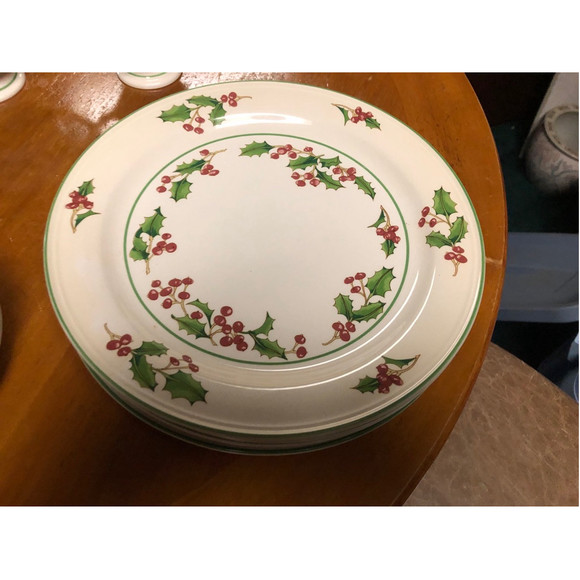 Vintage White Christmas dish set - Picture 3 of 15